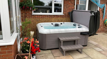 Broddley | Hot Tub Review - Outdoor Refresh