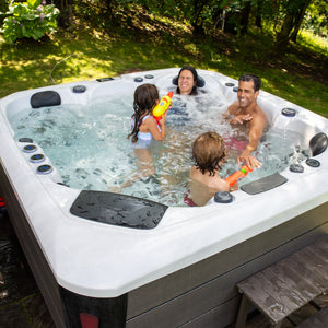 Outdoor Tokyo - 6 Person Hot Tub with 1 Lounger