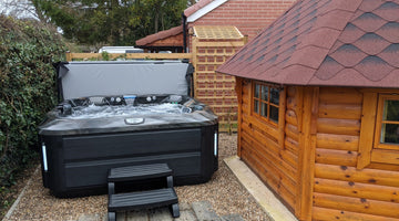 Neil Heathcote | Jacuzzi J335IP