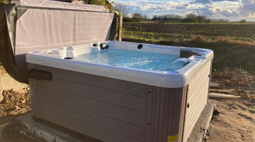 Jane Richardson | Hot Tub Review - Outdoor Mist