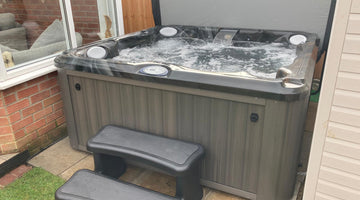 Jenny Clark | Jacuzzi J235