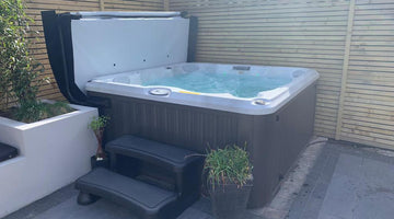 Michael Smith | Jacuzzi J235