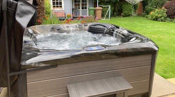 Leigh Robinson | Hot Tub Review - Outdoor Santorini