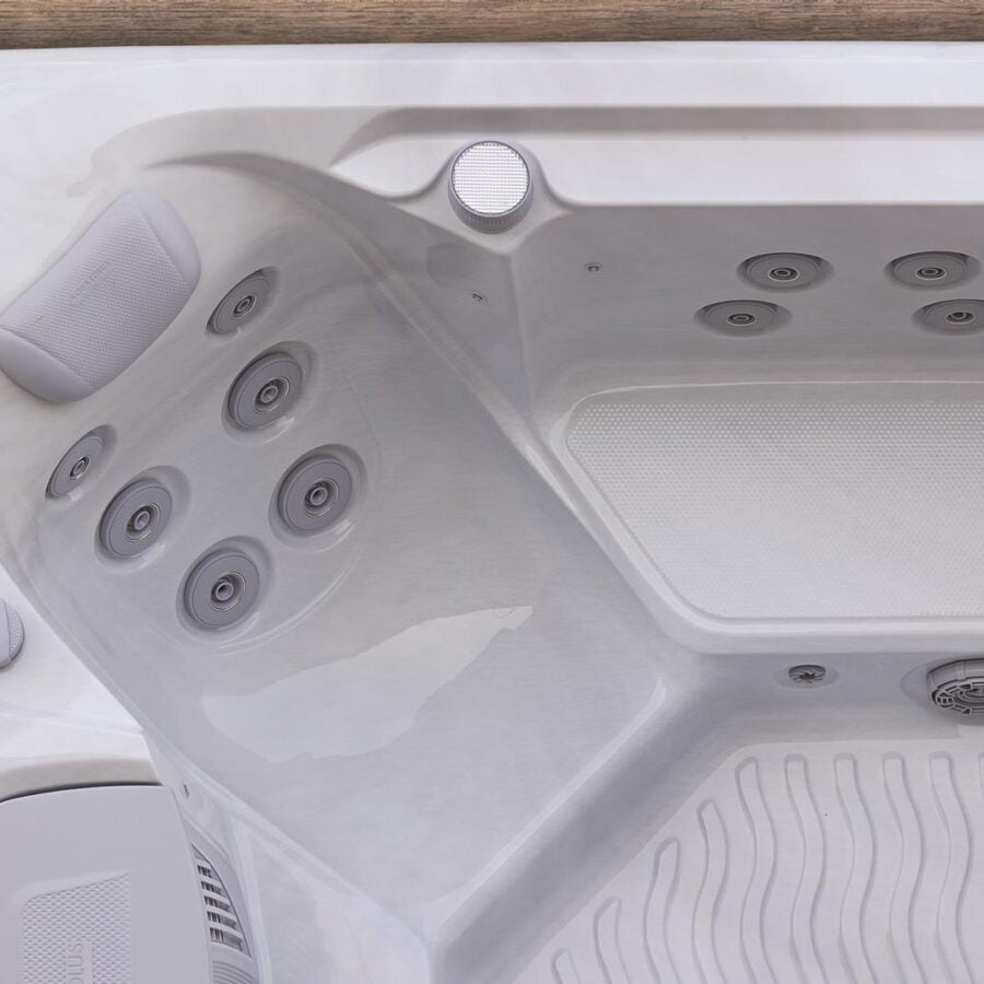 Aquasolus The Brook Hot Tub