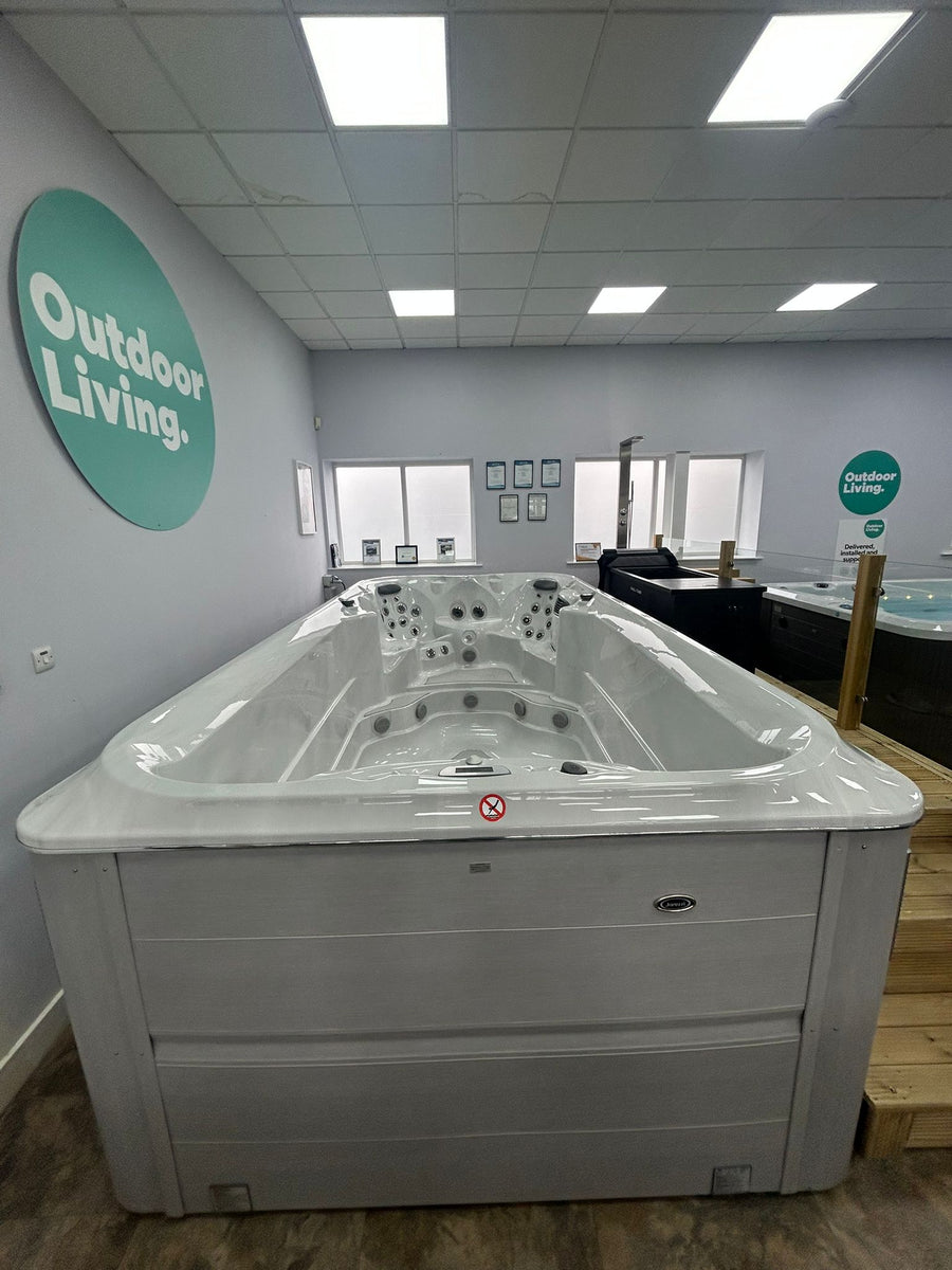 Jacuzzi® PowerPro™ J-16™