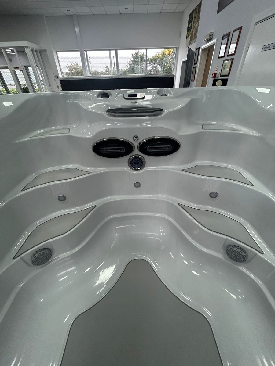 Jacuzzi® PowerPro™ J-16™