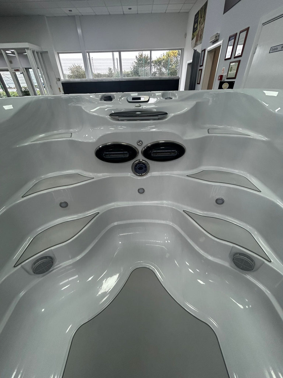 Jacuzzi® PowerPro™ J-16™