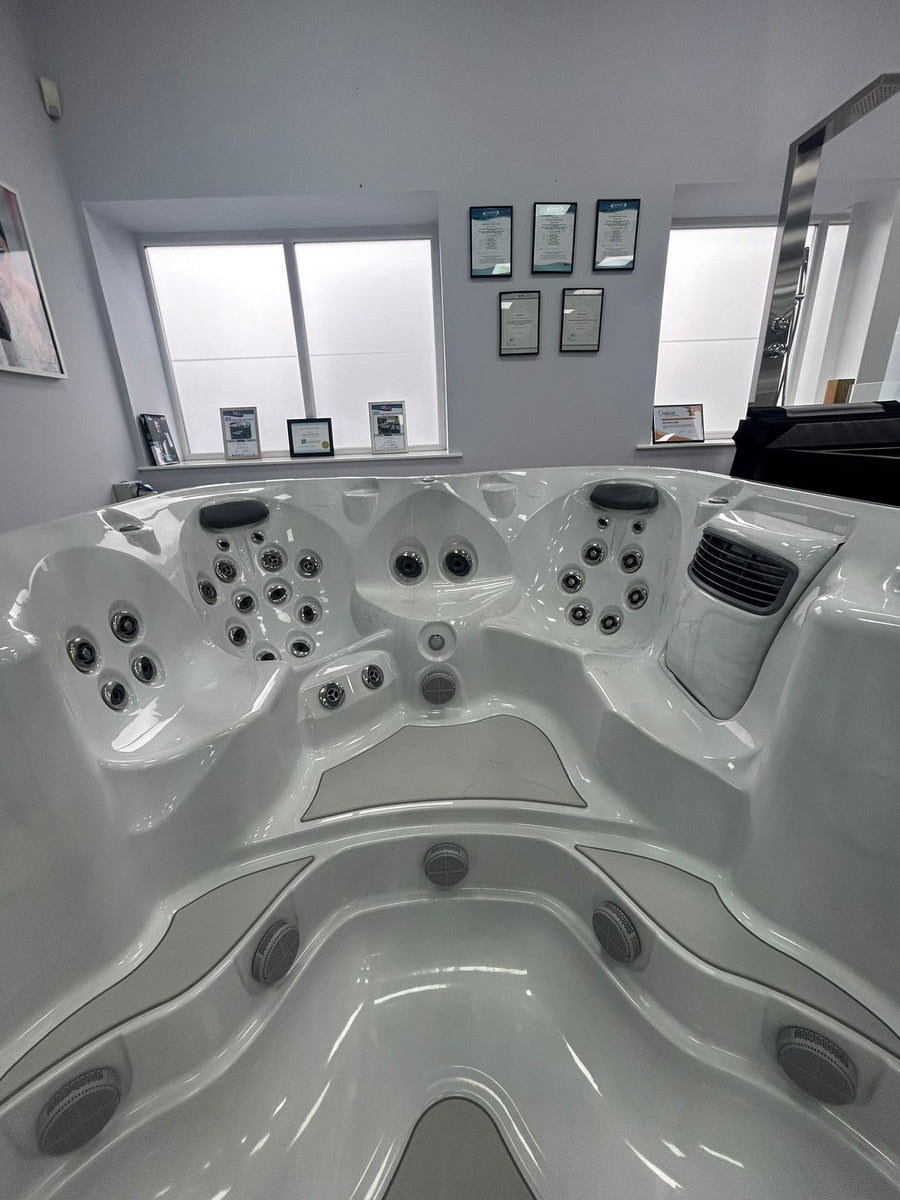 Jacuzzi® PowerPro™ J-16™