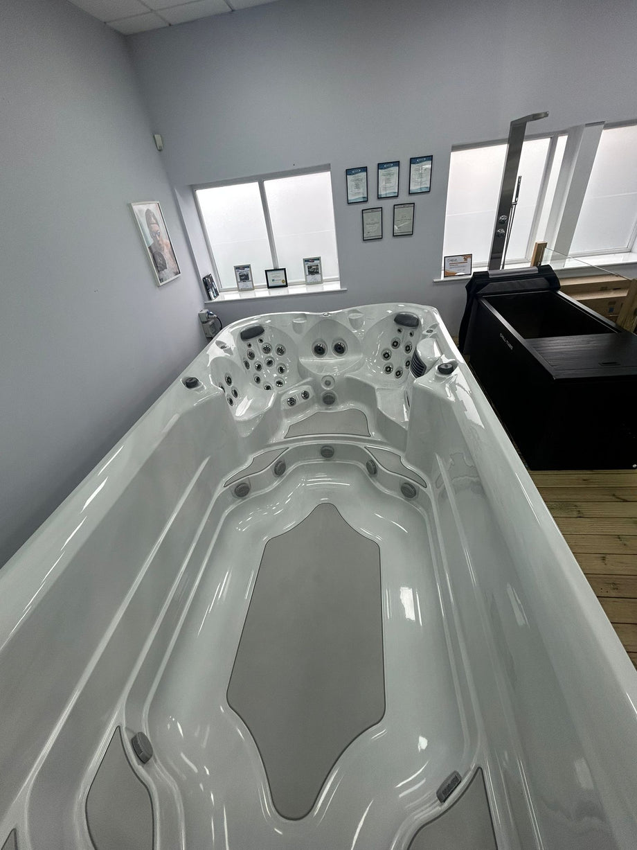 Jacuzzi® PowerPro™ J-16™