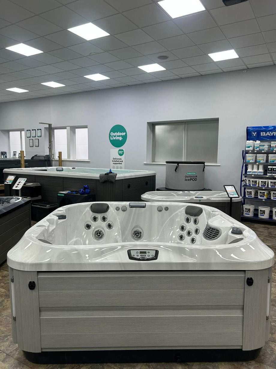 Jacuzzi® J335