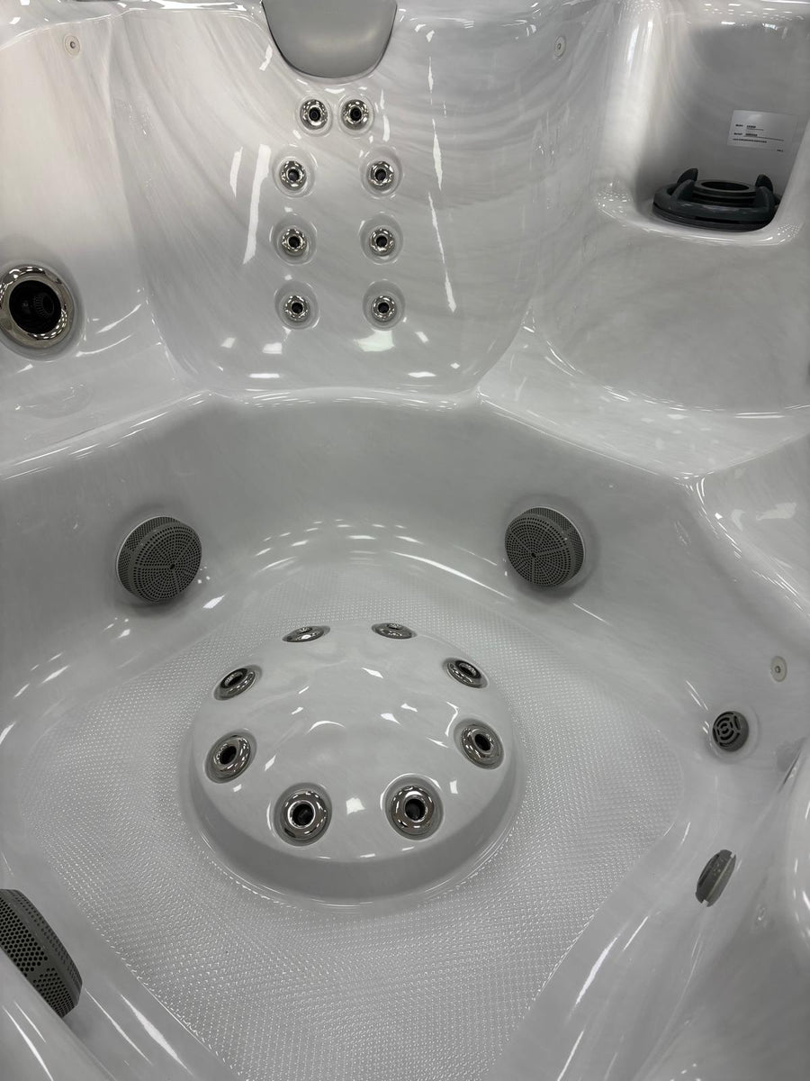 Sundance Edison Hot Tub