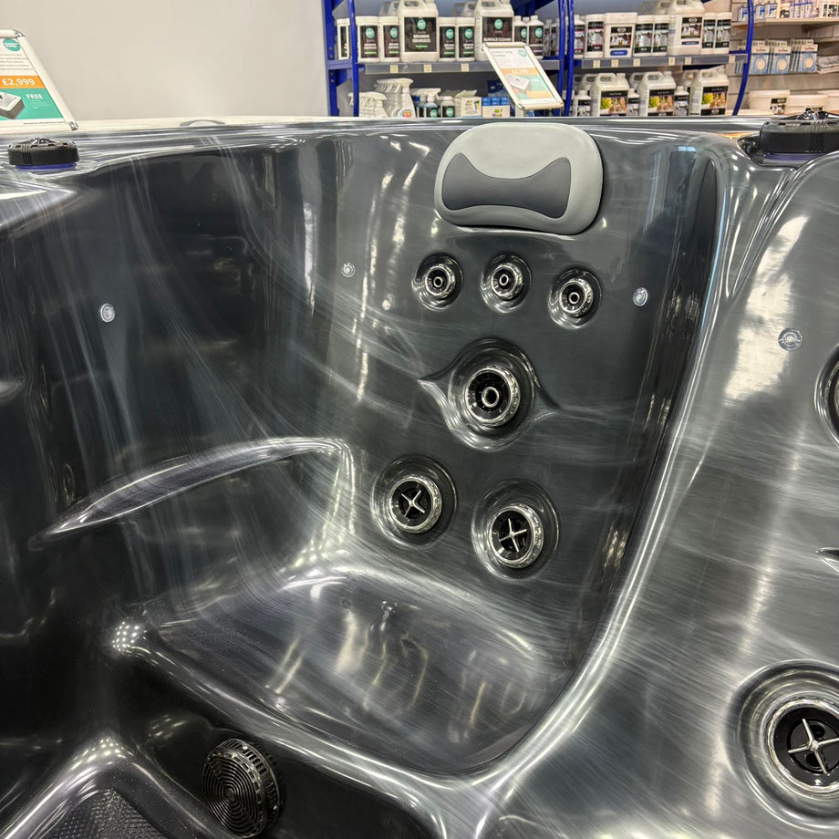 Outdoor 3 Person Tahiti Hot Tub – Outdoor Living