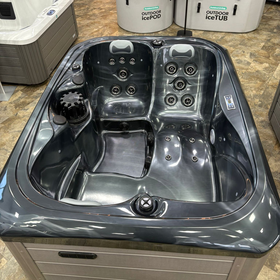 Outdoor 3 Person Tahiti Hot Tub – Outdoor Living