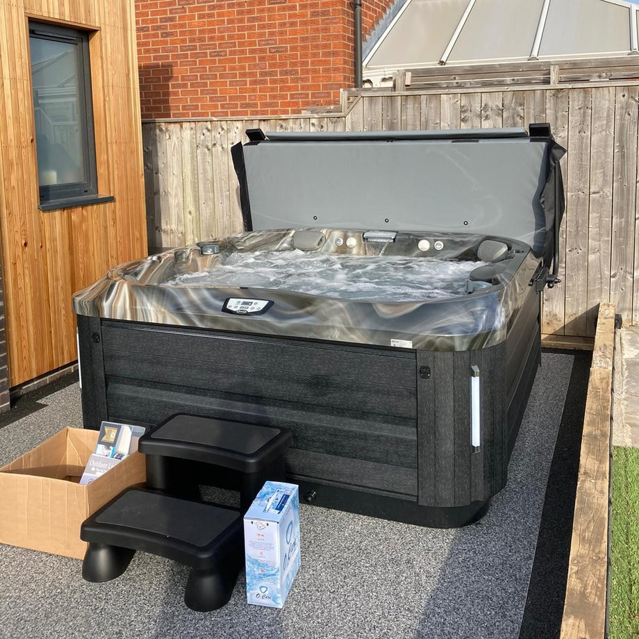 Jacuzzi® J335IP™