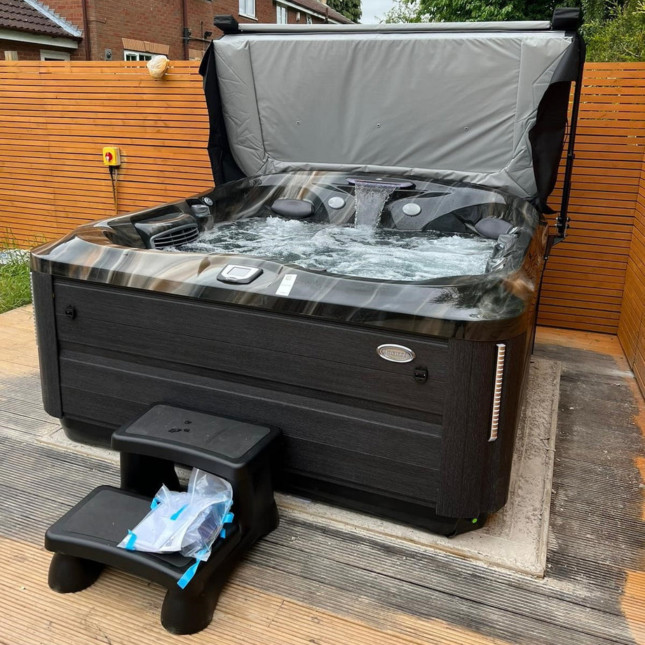 Jacuzzi® J435IP™