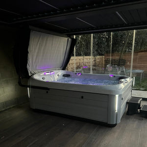 Jacuzzi® J495IP™ - 8-9 Person Hot Tub