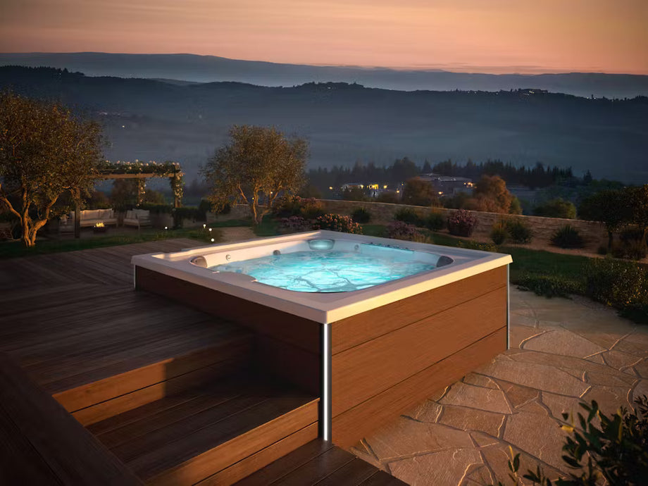 Jacuzzi J-LXL Hot Tub