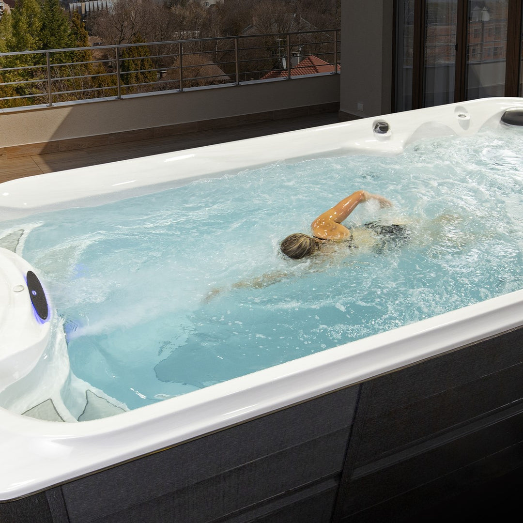 Jacuzzi® PowerActive™ J-16™ Swim Spa | Outdoor Living
