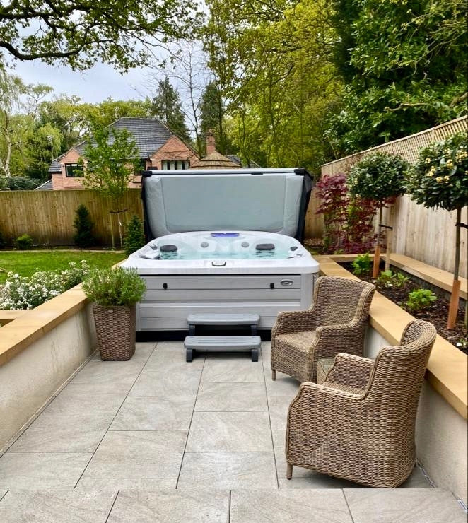 Jacuzzi® J475IP™