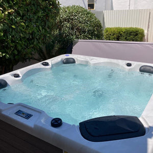 Outdoor Trident Lite - 5 Person Hot Tub with 2 Loungers