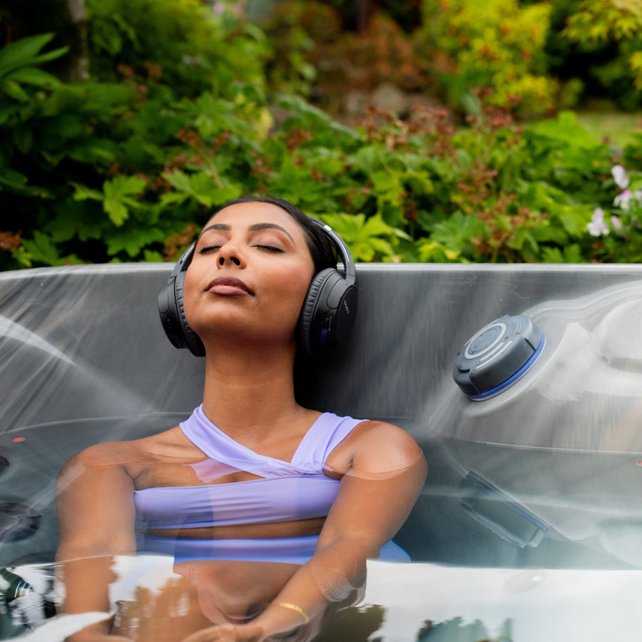 Outdoor Santorini - 5 Person Hot Tub with 1 Lounger