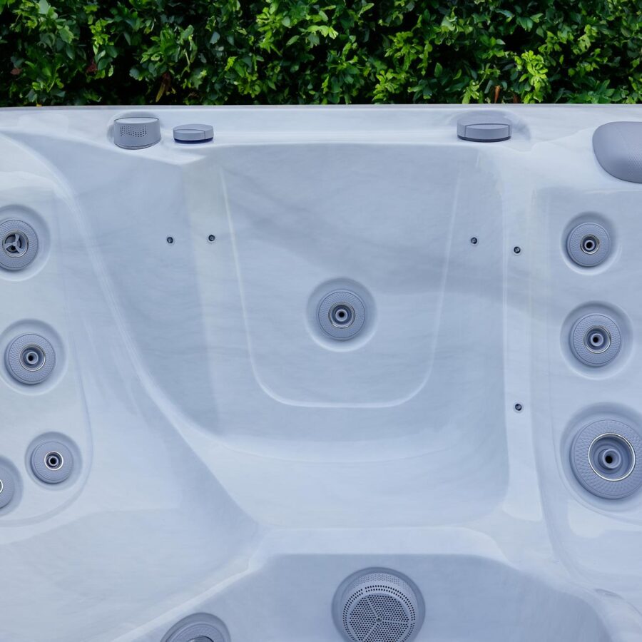 Aquasolus The Zephyr Hot Tub