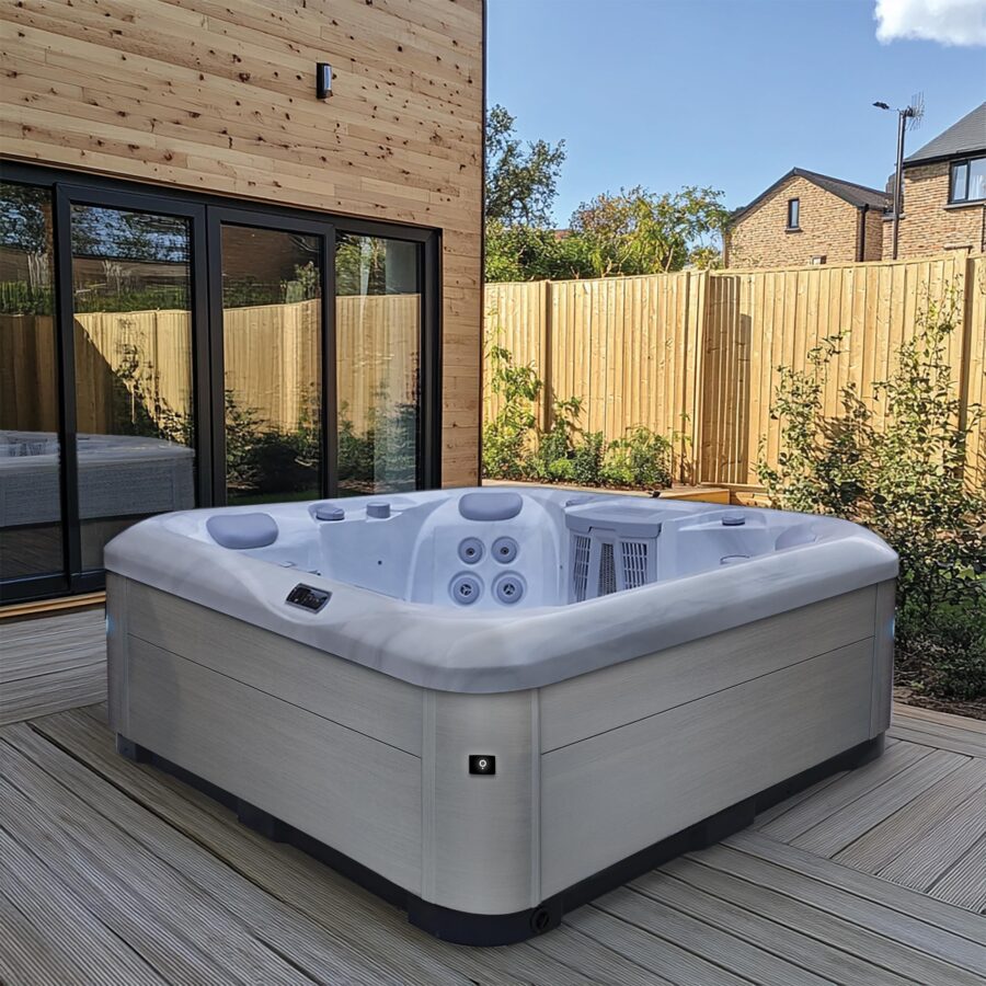 Aquasolus The Brook Hot Tub