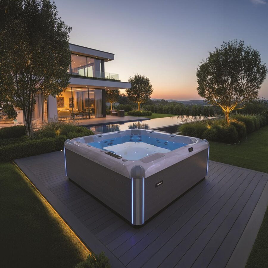 Aquasolus The Serenity Hot Tub
