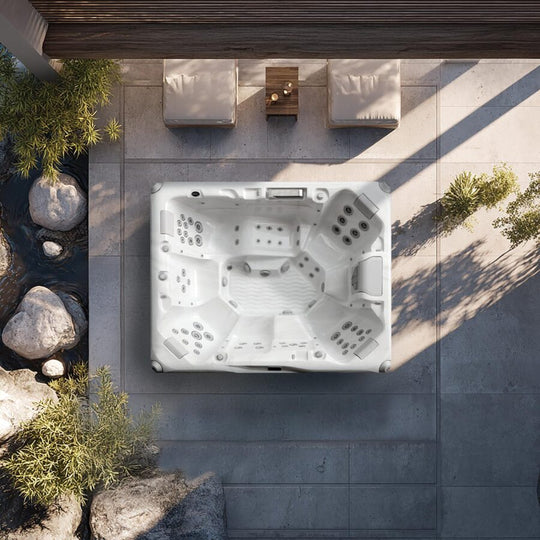 Aquasolus The Zenith Hot Tub