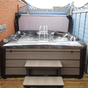 Outdoor Companion - 5 Person Hot Tub with 2 Loungers