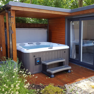 Jacuzzi® J225™ - 4 Person Hot Tub