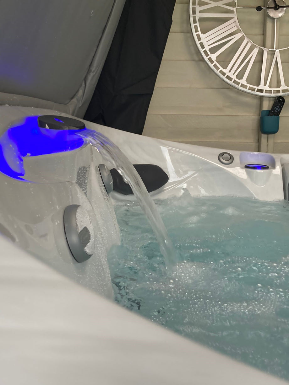 Jacuzzi® J435IP™