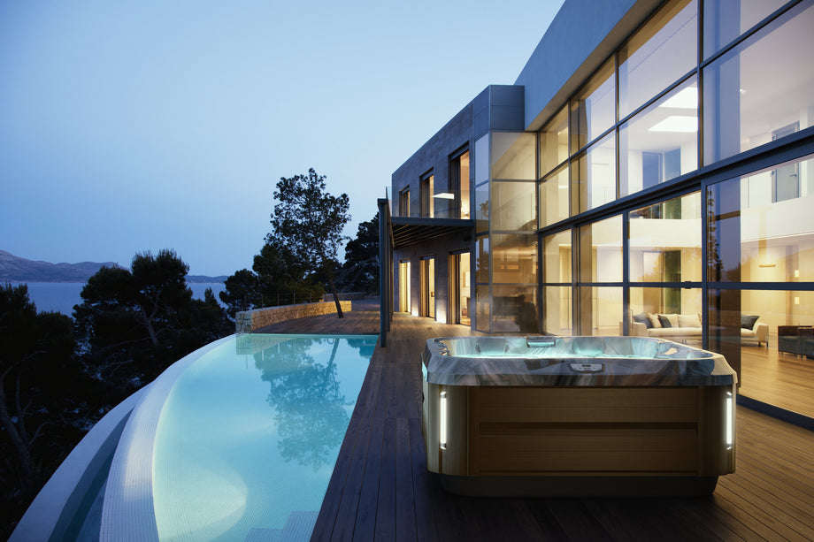 Jacuzzi® J325IP™