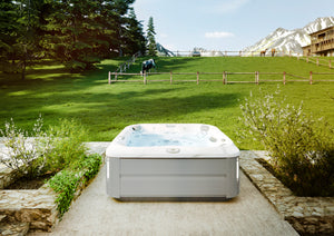 Jacuzzi® J385IP™ - 7 Person Hot Tub