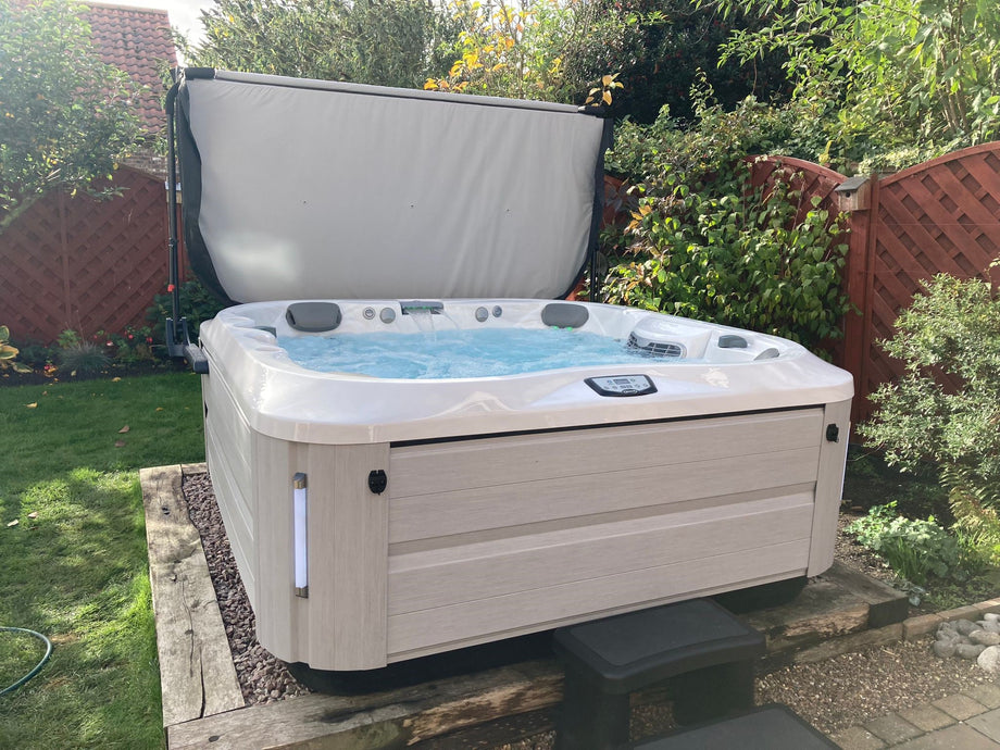 Jacuzzi® J335IP™