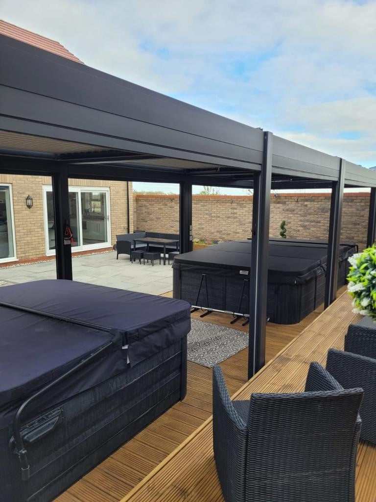Jacuzzi® J335IP™