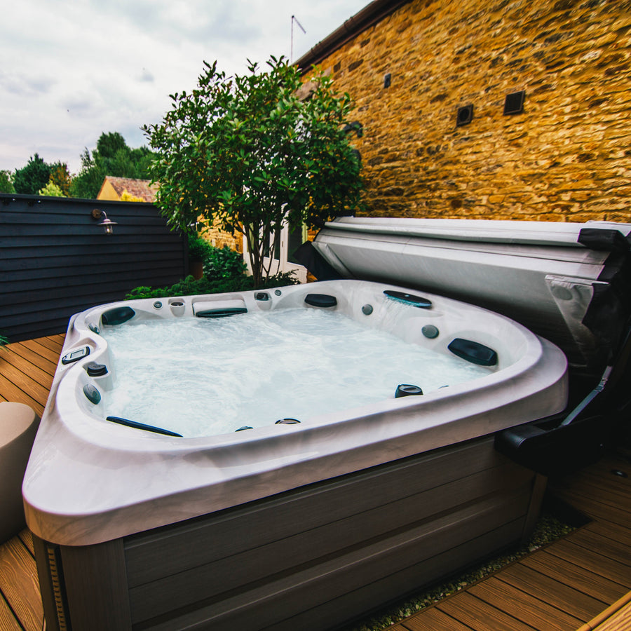 Jacuzzi® J475IP™