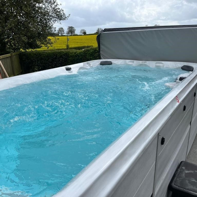 Jacuzzi® PowerPro™ J-16™