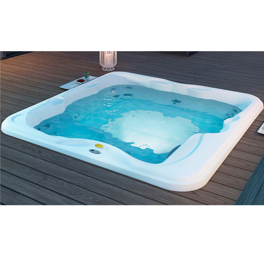 Jacuzzi® Lodge™ L - 5-6 Person Hot Tub with 1 Lounger