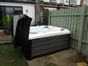 Outdoor Companion - 5 Person Hot Tub with 2 Loungers