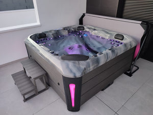 Outdoor Companion - 5 Person Hot Tub with 2 Loungers