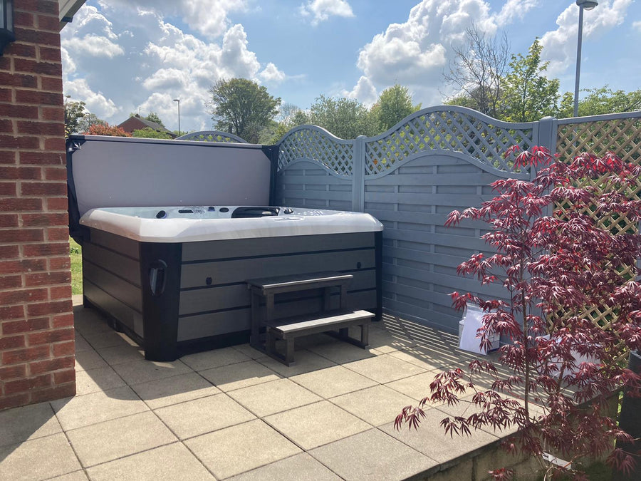 Outdoor Santorini - 5 Person Hot Tub with 1 Lounger