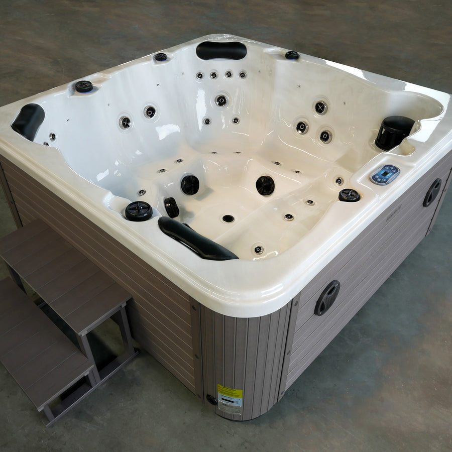 Outdoor Refresh - 6 Person Hot Tub with 1 Lounger