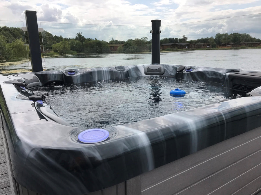 Outdoor Haze - 6 Person Hot Tub with 1 Lounger